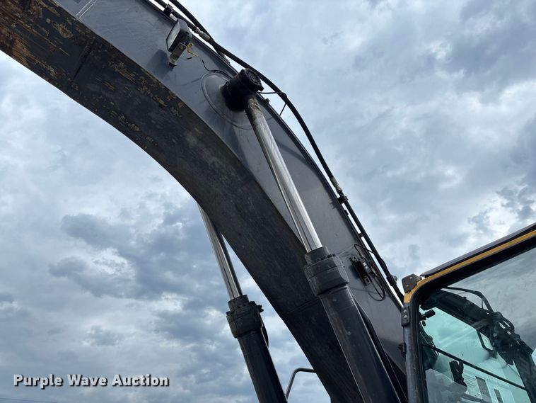 image for item DZ4577 2019 John Deere 350G LC excavator