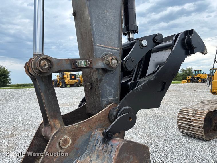 image for item DZ4577 2019 John Deere 350G LC excavator
