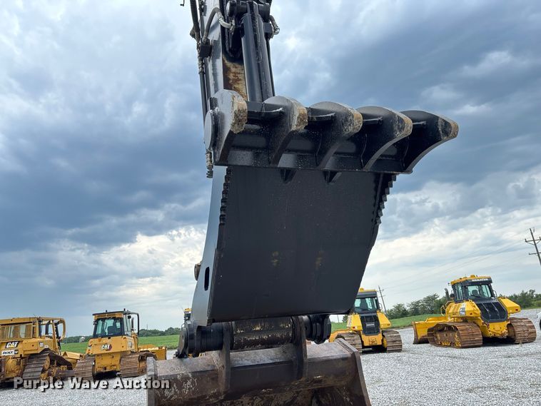 image for item DZ4577 2019 John Deere 350G LC excavator