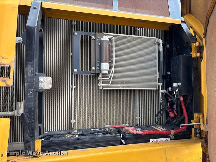 image for item DZ4577 2019 John Deere 350G LC excavator