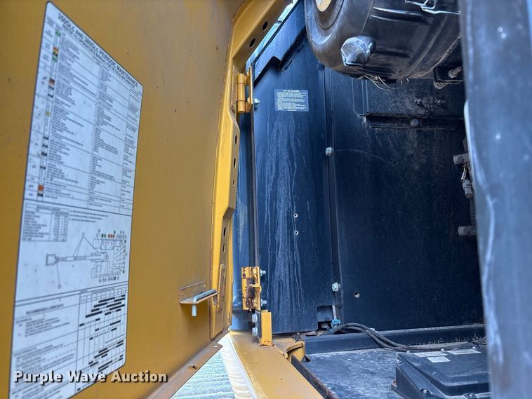 image for item DZ4577 2019 John Deere 350G LC excavator