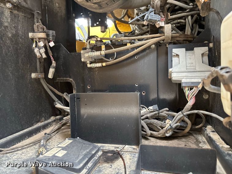 image for item DZ4577 2019 John Deere 350G LC excavator