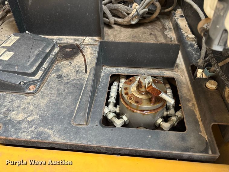 image for item DZ4577 2019 John Deere 350G LC excavator
