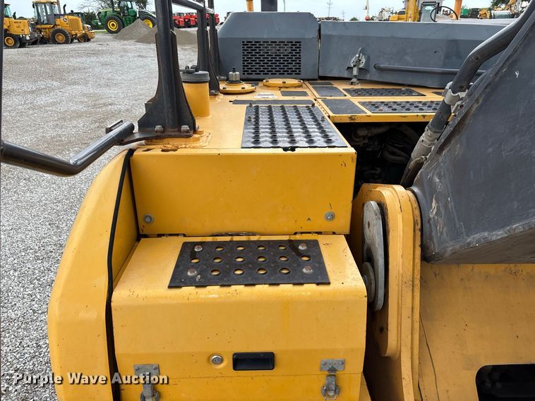image for item DZ4577 2019 John Deere 350G LC excavator