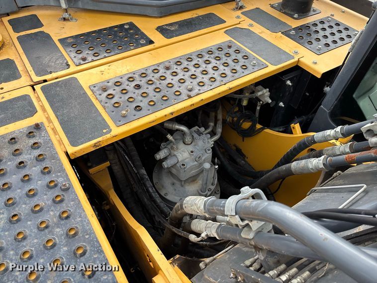 image for item DZ4577 2019 John Deere 350G LC excavator