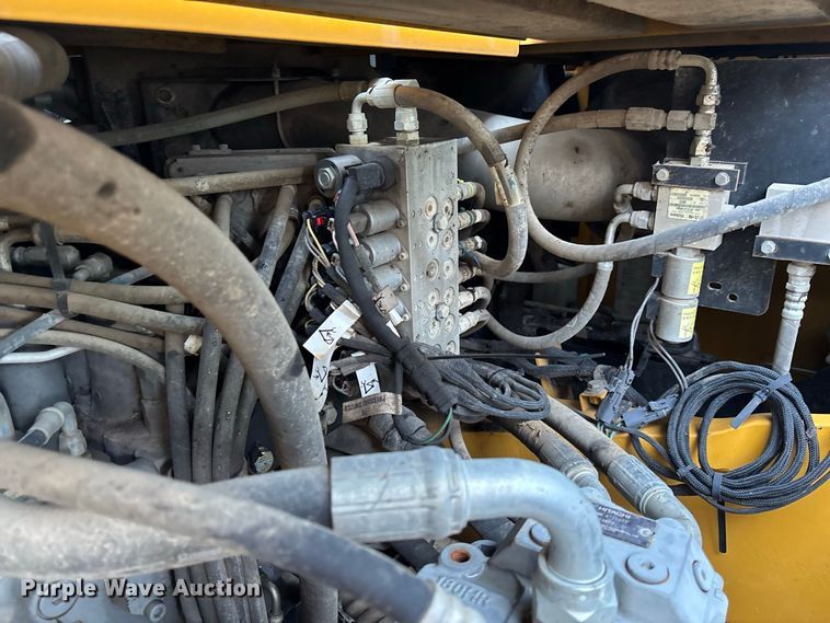 image for item DZ4577 2019 John Deere 350G LC excavator