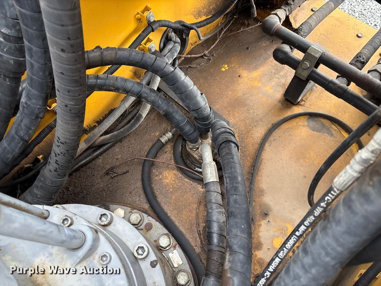 image for item DZ4577 2019 John Deere 350G LC excavator