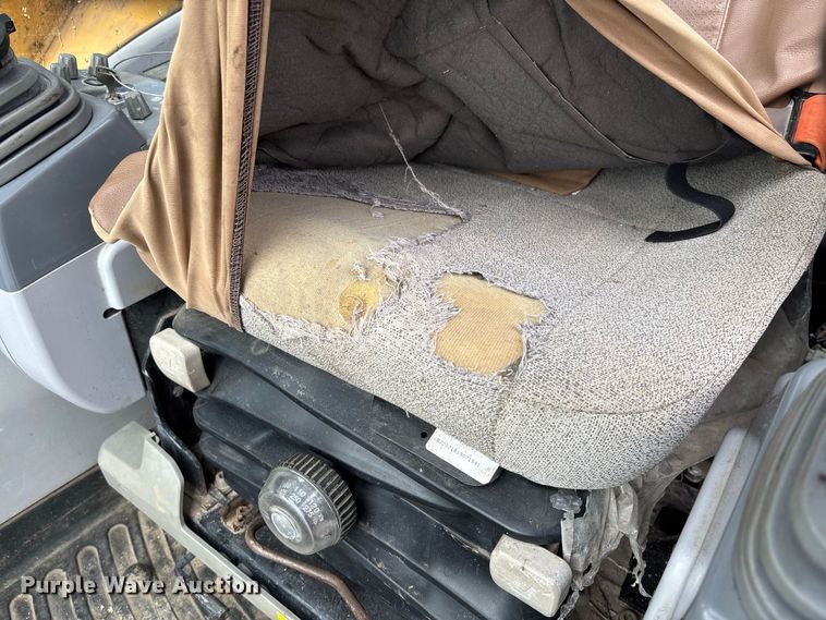 image for item DZ4577 2019 John Deere 350G LC excavator