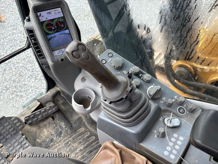 image for item DZ4577 2019 John Deere 350G LC excavator