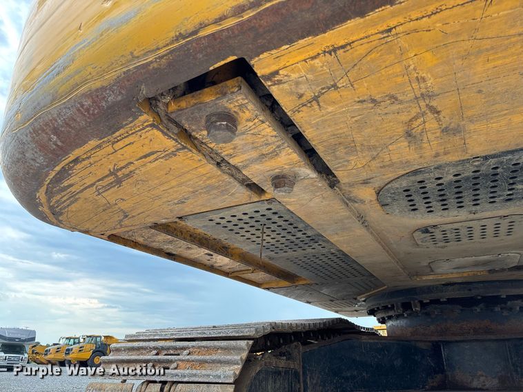 image for item DZ4577 2019 John Deere 350G LC excavator