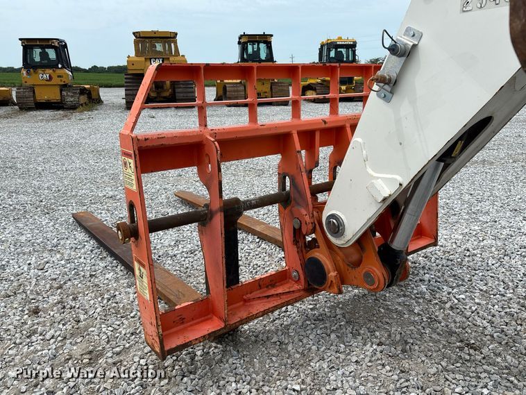 image for item DZ4579 2019 Snorkel SR1054 telehandler
