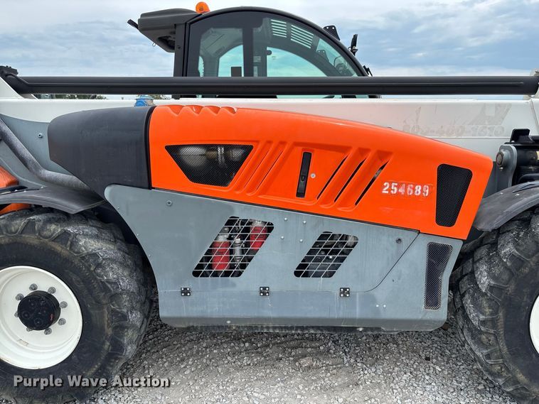 image for item DZ4579 2019 Snorkel SR1054 telehandler