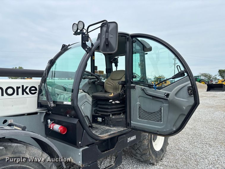 image for item DZ4579 2019 Snorkel SR1054 telehandler