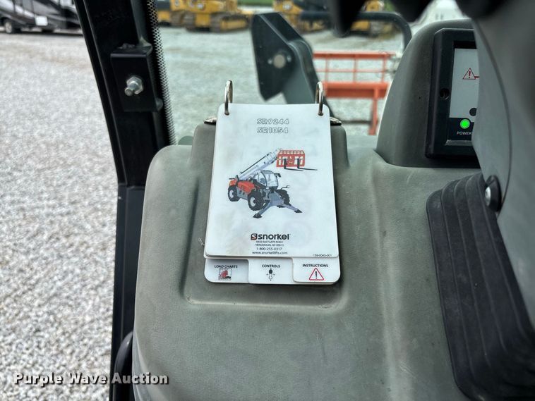 image for item DZ4579 2019 Snorkel SR1054 telehandler