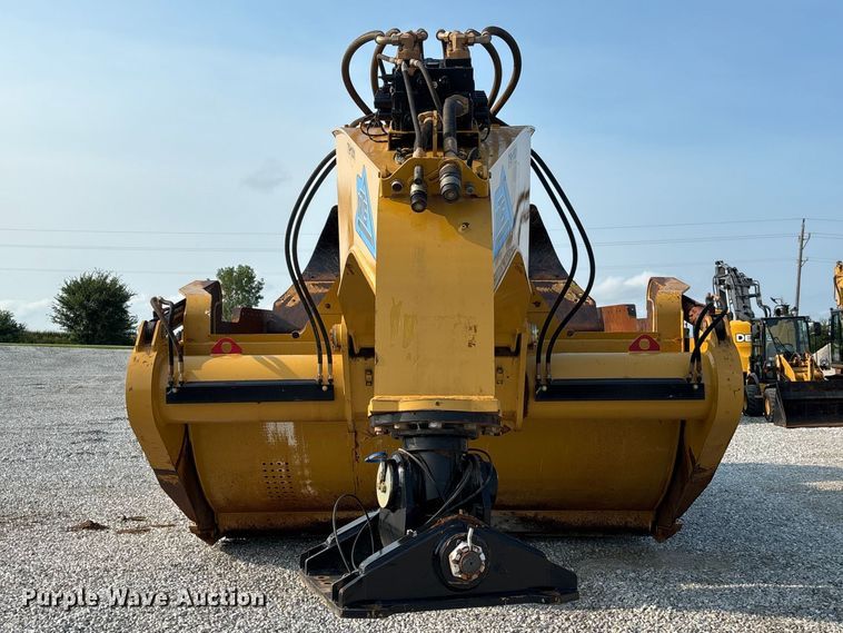 image for item DZ4586 2013 Mobile Track Solutions MT-35XL scraper