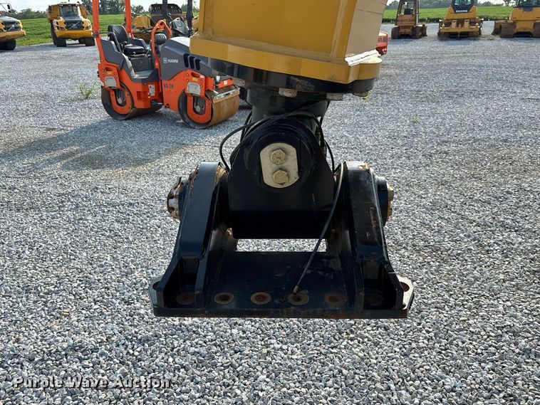 image for item DZ4586 2013 Mobile Track Solutions MT-35XL scraper