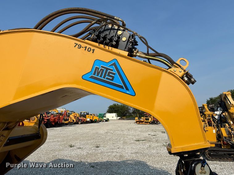 image for item DZ4586 2013 Mobile Track Solutions MT-35XL scraper