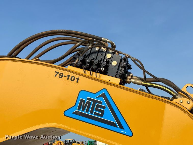 image for item DZ4586 2013 Mobile Track Solutions MT-35XL scraper