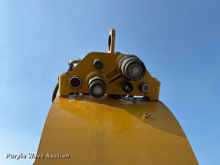 image for item DZ4586 2013 Mobile Track Solutions MT-35XL scraper