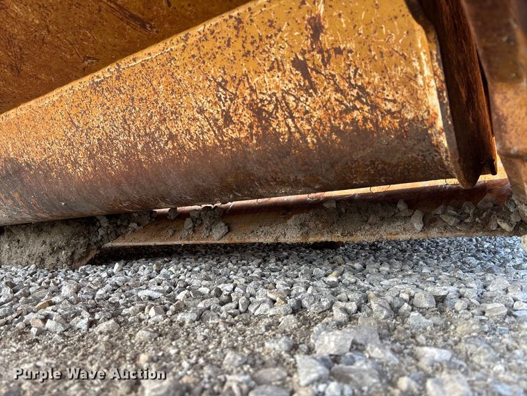 image for item DZ4586 2013 Mobile Track Solutions MT-35XL scraper