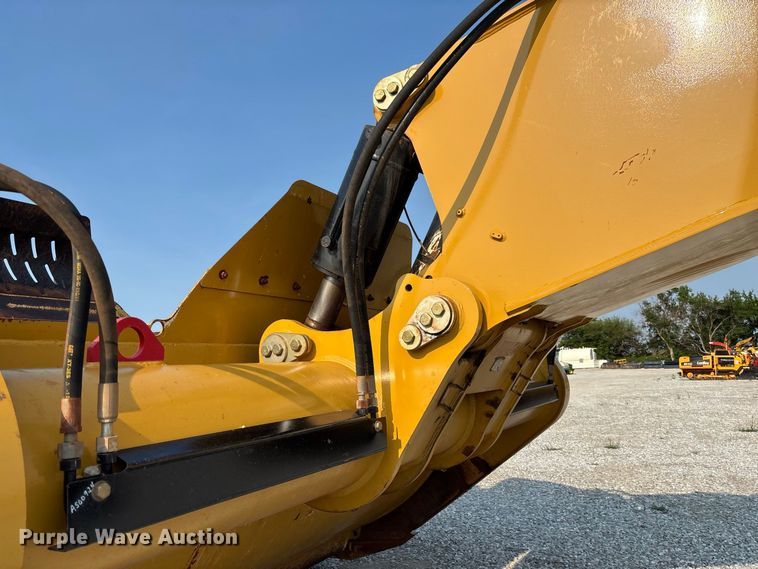 image for item DZ4586 2013 Mobile Track Solutions MT-35XL scraper