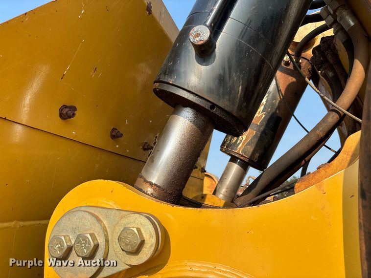 image for item DZ4586 2013 Mobile Track Solutions MT-35XL scraper