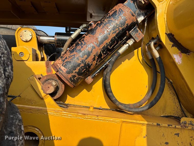 image for item DZ4586 2013 Mobile Track Solutions MT-35XL scraper