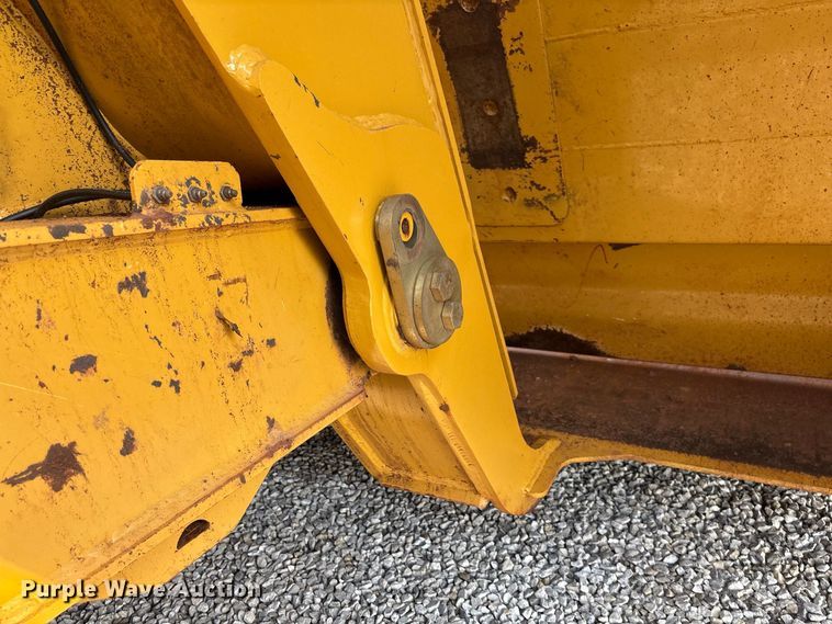 image for item DZ4586 2013 Mobile Track Solutions MT-35XL scraper