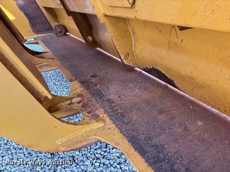 image for item DZ4586 2013 Mobile Track Solutions MT-35XL scraper