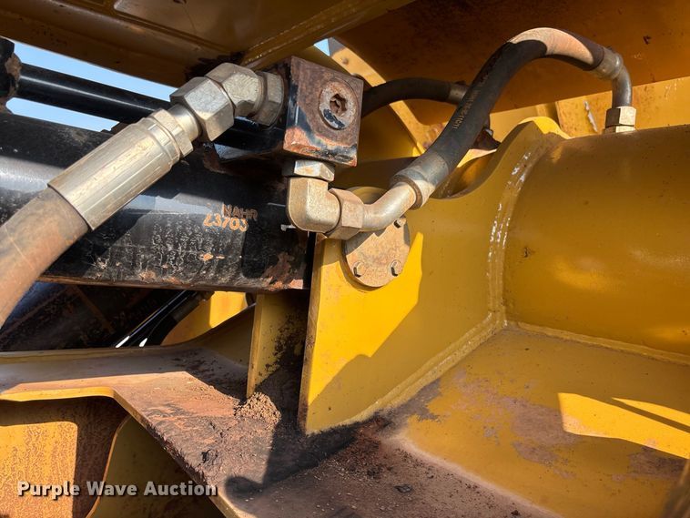 image for item DZ4586 2013 Mobile Track Solutions MT-35XL scraper