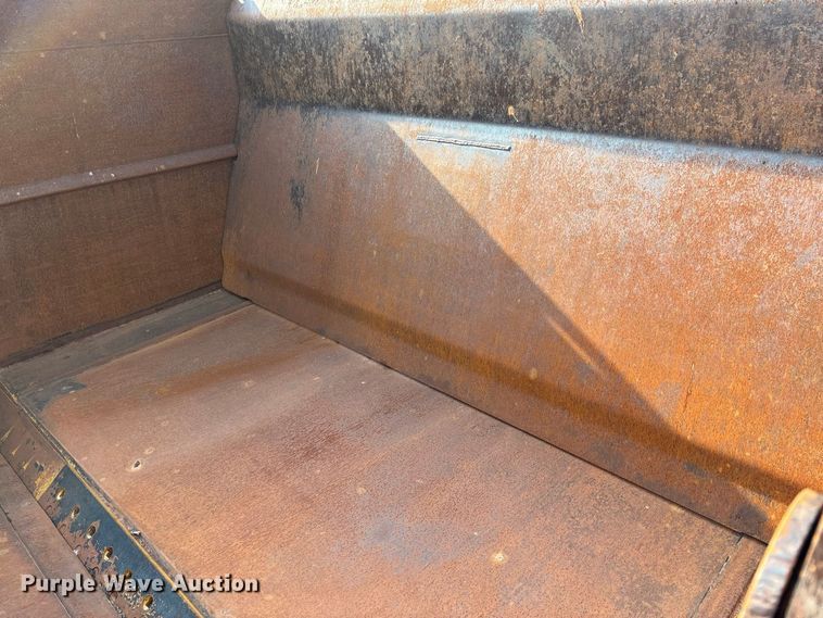 image for item DZ4586 2013 Mobile Track Solutions MT-35XL scraper