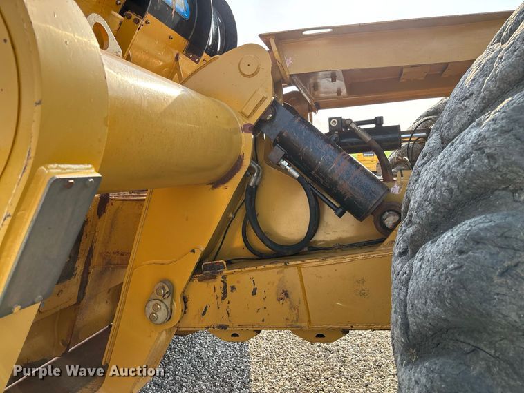 image for item DZ4586 2013 Mobile Track Solutions MT-35XL scraper