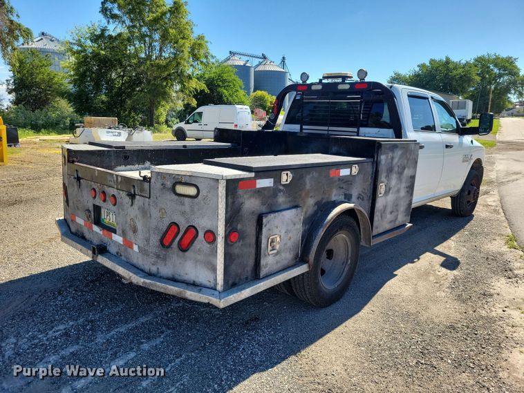 image for item DZ7275 2014 Dodge 3500 Crew Cab flatbed pickup truck