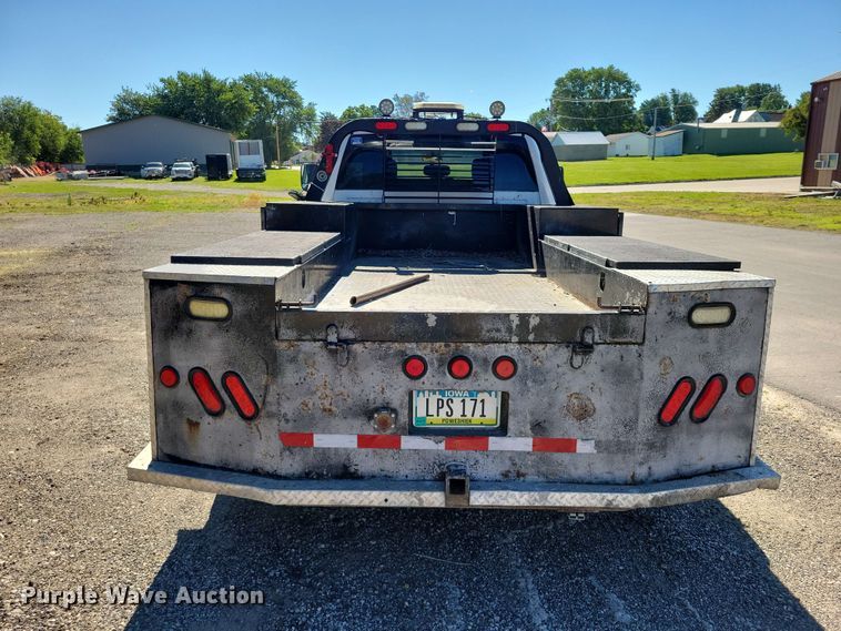 image for item DZ7275 2014 Dodge 3500 Crew Cab flatbed pickup truck