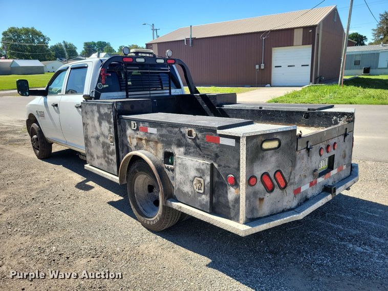 image for item DZ7275 2014 Dodge 3500 Crew Cab flatbed pickup truck
