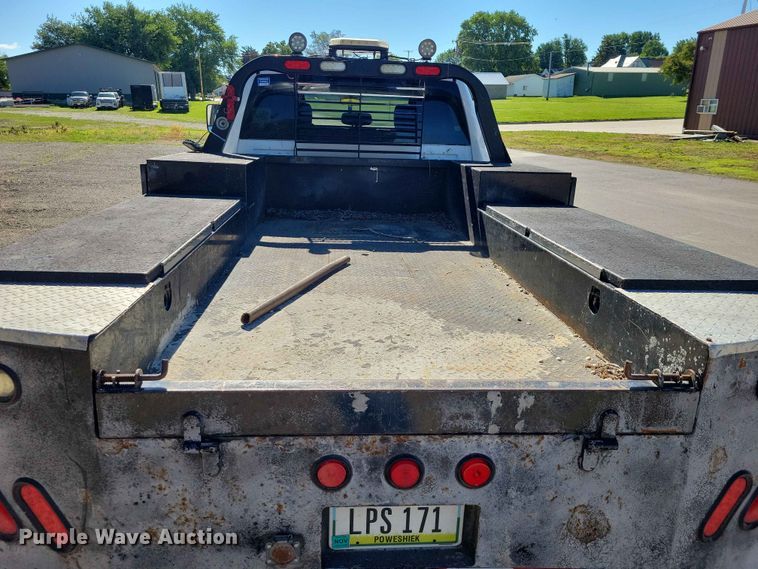 image for item DZ7275 2014 Dodge 3500 Crew Cab flatbed pickup truck