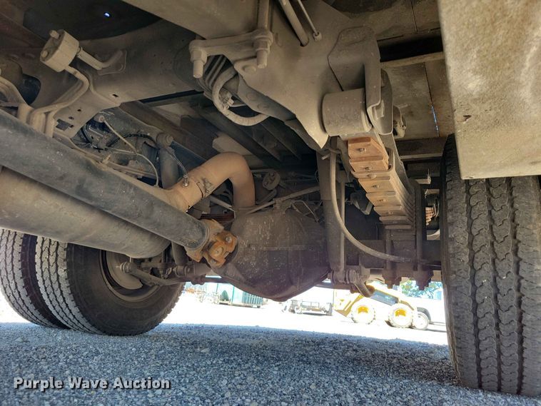 image for item DZ7275 2014 Dodge 3500 Crew Cab flatbed pickup truck