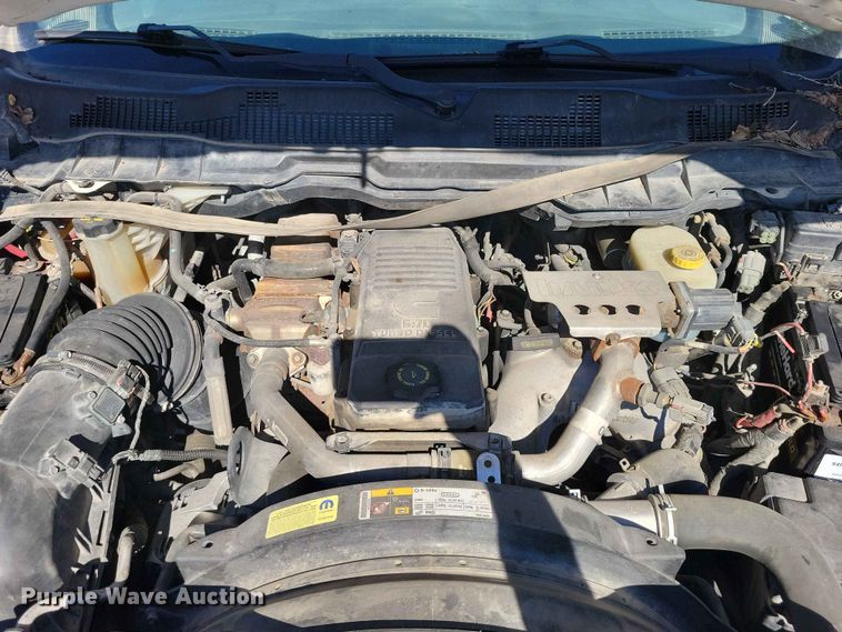 image for item DZ7275 2014 Dodge 3500 Crew Cab flatbed pickup truck