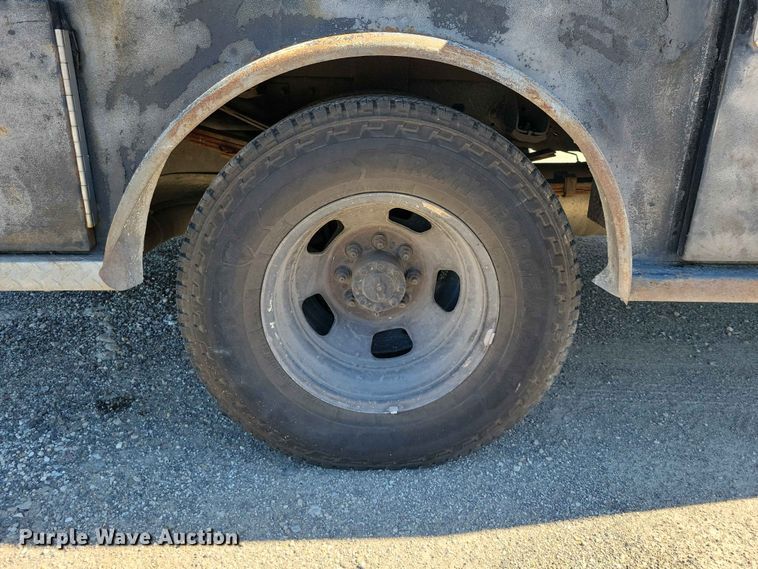 image for item DZ7275 2014 Dodge 3500 Crew Cab flatbed pickup truck