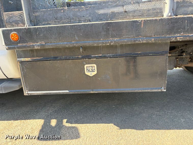 image for item EA0001 2014 Ford F550 Super Duty flatbed truck