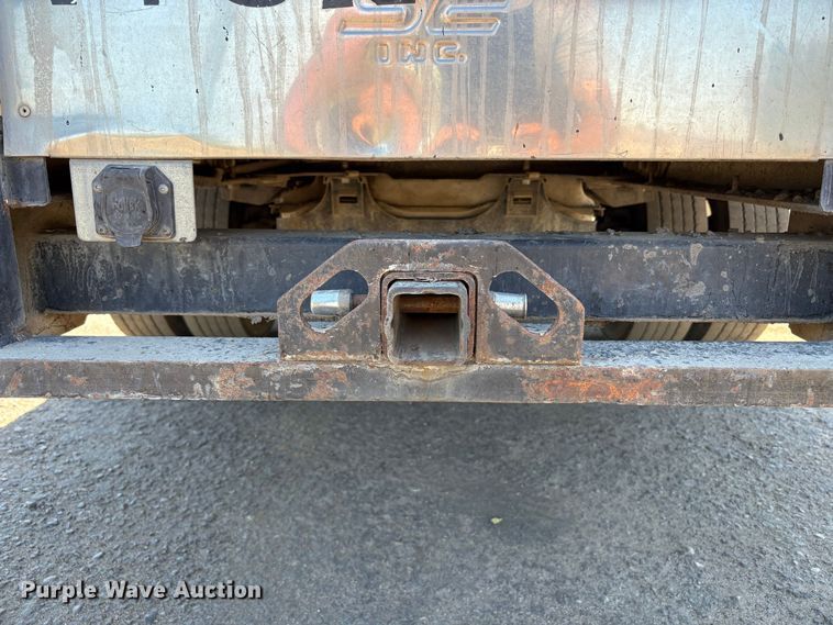 image for item EA0001 2014 Ford F550 Super Duty flatbed truck
