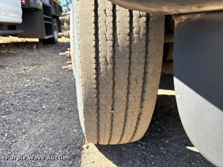 image for item EA0001 2014 Ford F550 Super Duty flatbed truck
