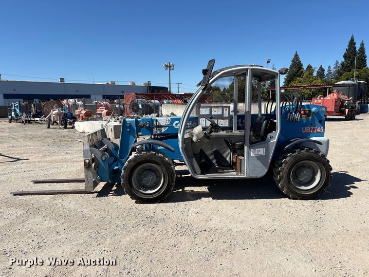 image for item EA0009 2006 Genie GTH-5519 telehandler