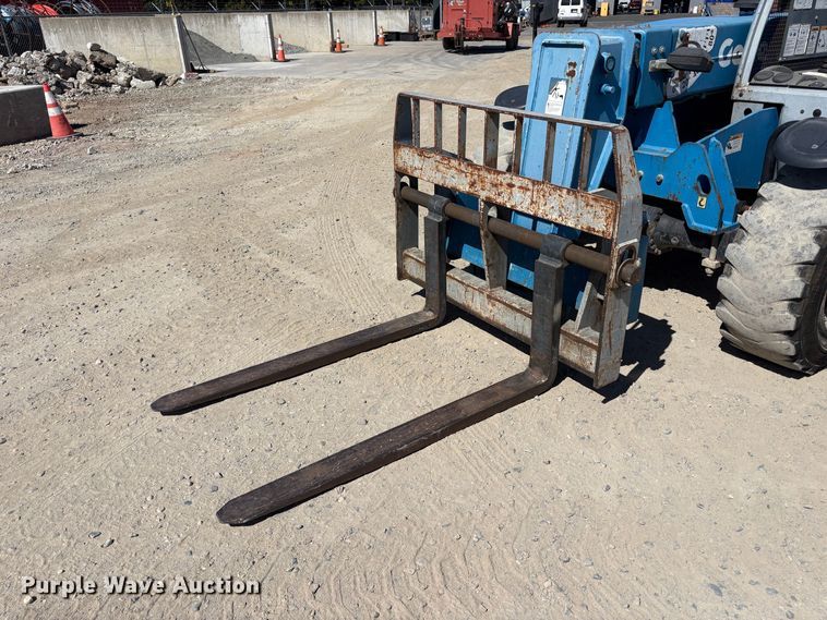 image for item EA0009 2006 Genie GTH-5519 telehandler