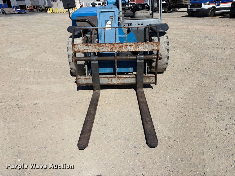 image for item EA0009 2006 Genie GTH-5519 telehandler