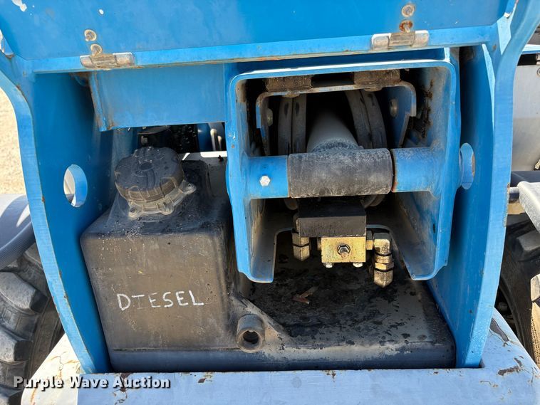image for item EA0009 2006 Genie GTH-5519 telehandler