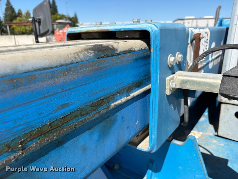 image for item EA0009 2006 Genie GTH-5519 telehandler