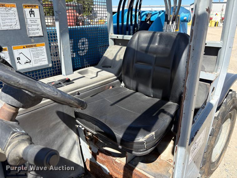 image for item EA0009 2006 Genie GTH-5519 telehandler