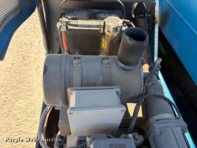 image for item EA0009 2006 Genie GTH-5519 telehandler