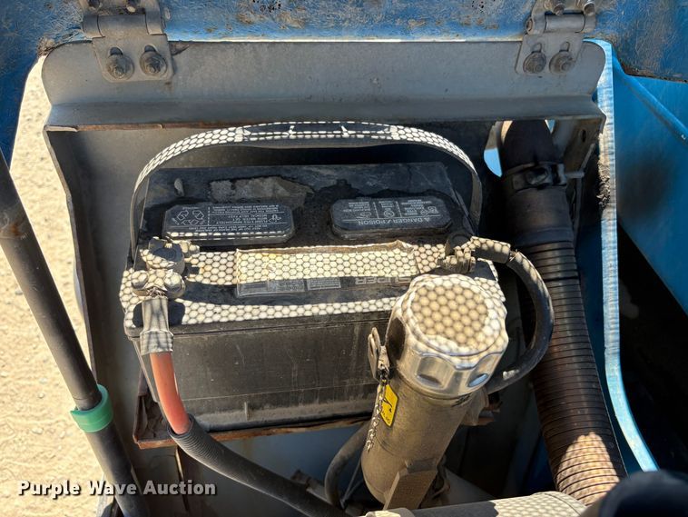 image for item EA0009 2006 Genie GTH-5519 telehandler